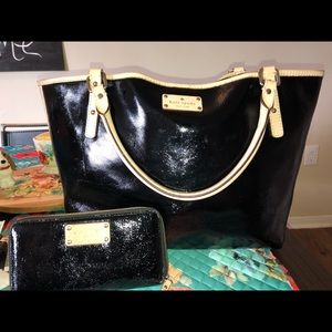 Kate spade large leather purse w/ matching wallet